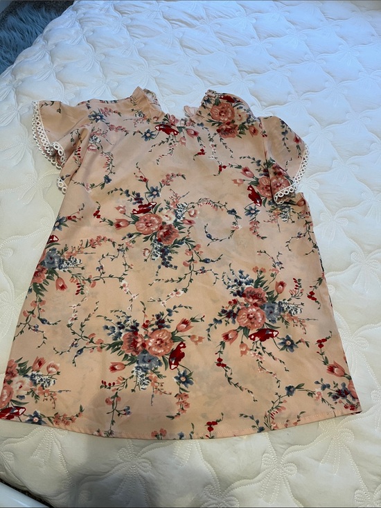 Loness Tops - Women’s Peach Floral Short-Sleeve Top